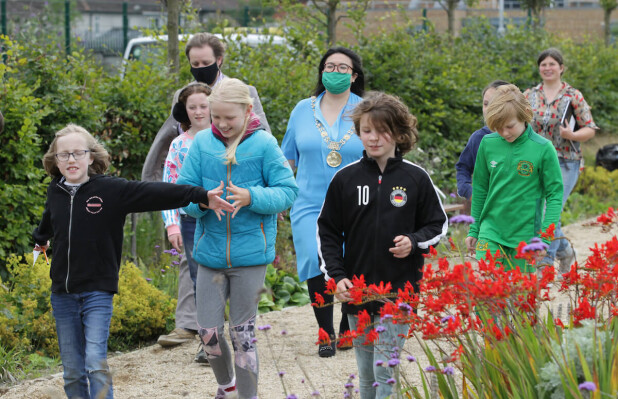 The Lord Mayor meets the bees