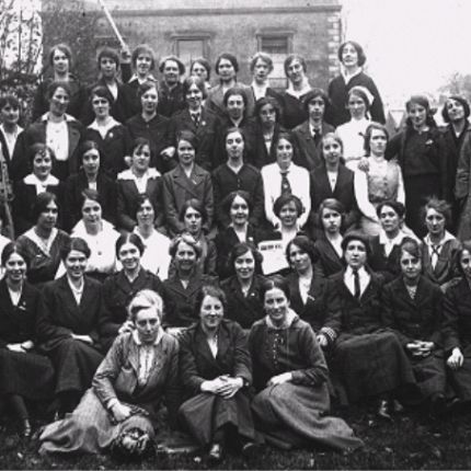 1916 Women in garden of Ely O’Carroll’s house, Peter’s Place, Dublin 1916, courtesy of Kilmainham Gaol.